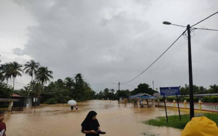 Selain Taman Bandar Baharu Masjid Tanah, kawasan seperti Lubok China, Paya Lebar, dan Sungai Siput turut terjejas oleh banjir.