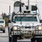 Kenderaan Pasukan Interim Pertubuhan Bangsa-Bangsa Bersatu di Lubnan (UNIFIL) meronda di Marjeyoun di selatan Lubnan di tengah-tengah perang berterusan antara Hizbullah dan Israel. Foto AFP