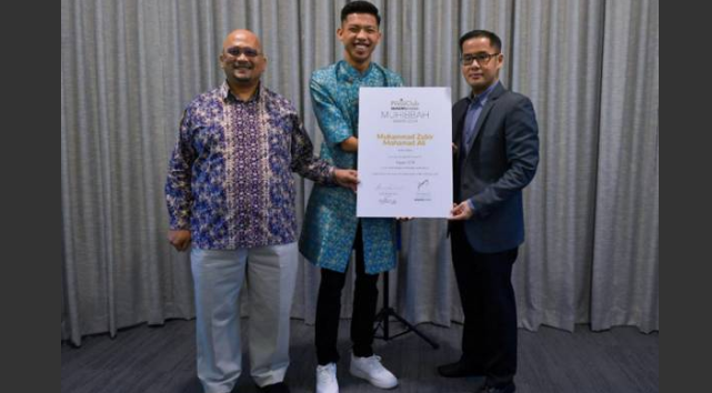 Zubir Khan terima Anugerah Muhibbah