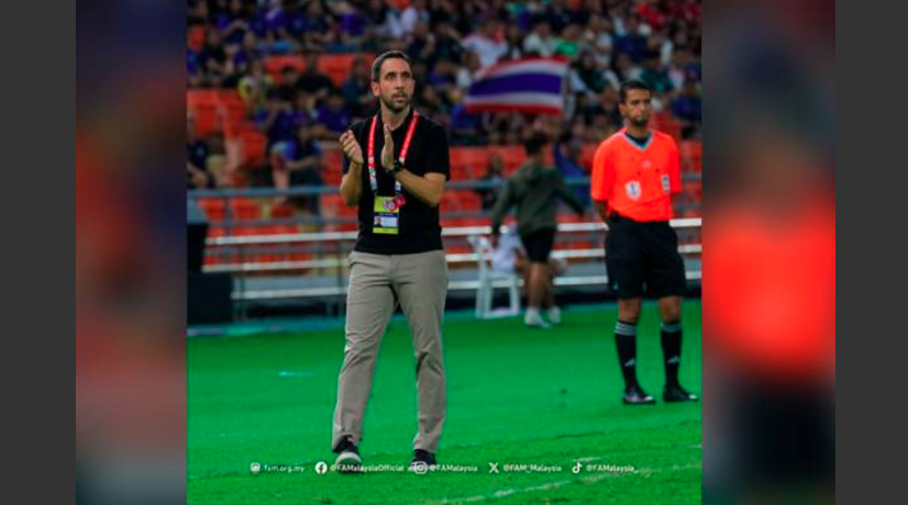 Vicente berkata pasukannya masih mempunyai peluang untuk layak ke separuh akhir sekiranya mereka memberikan persembahan cemerlang dan menewaskan Singapura. - Foto Facebook/Football Association of Malaysia