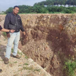 Tembok Rekah: "Keadaan tembok konkrit yang mula retak dan merekah di tebing Sungai Selangor.