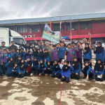 embersihan Sekolah: "Skuad sukarelawan membersihkan kawasan Sekolah Kebangsaan Bakung yang terjejas akibat banjir."